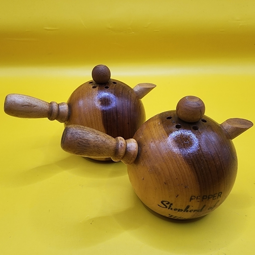 Vintage Wooden Mini Teapots Salt Pepper Shakers Missouri Ozarks